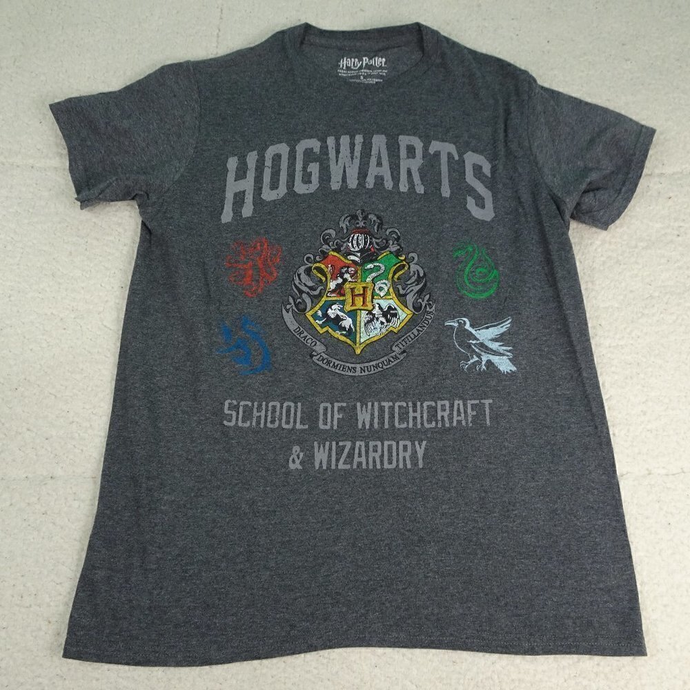 Harry Potter Hogwarts School T-Shirt Small